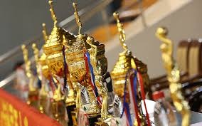 曼联对阵埃弗顿豪取42胜，太妃糖本赛季平均首发年龄最大