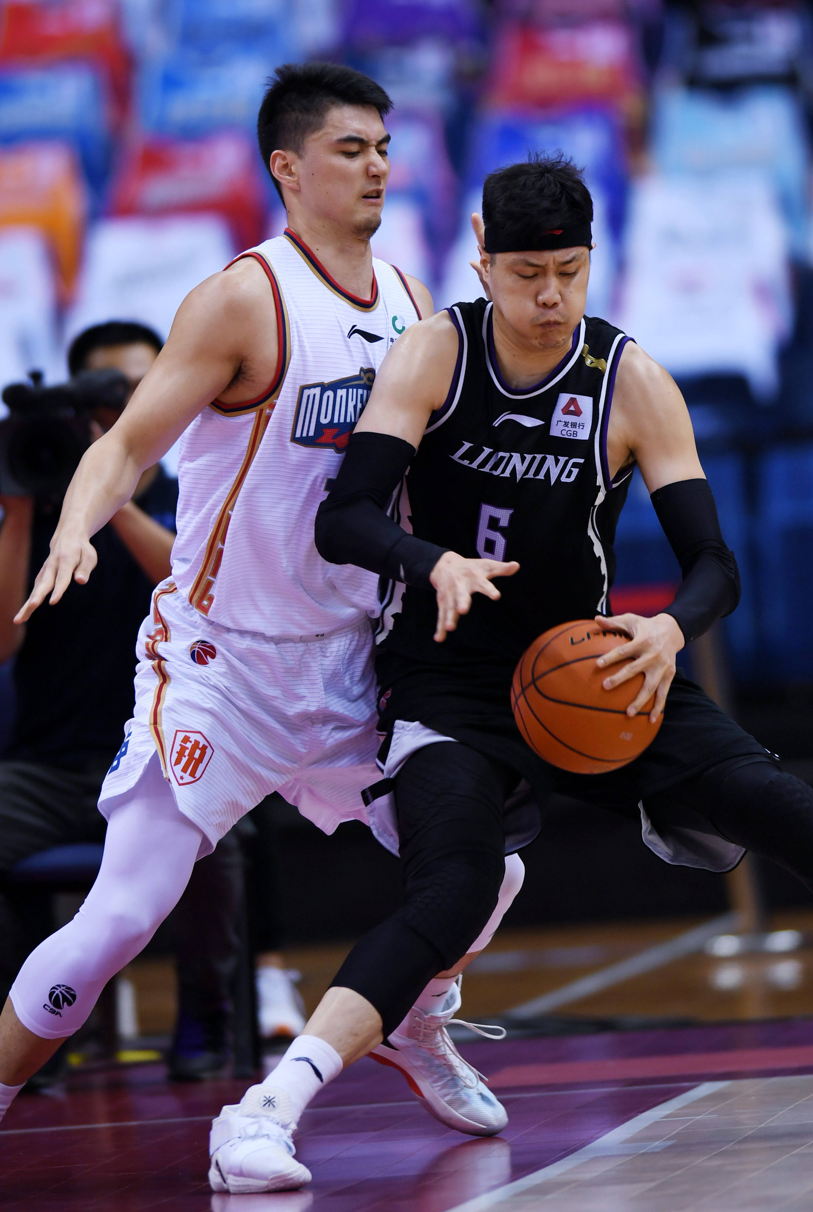 然传达出足 然传达出足