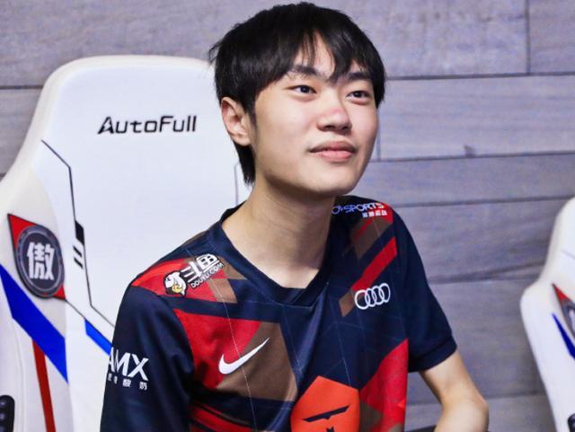 新华社在体 新华社在体